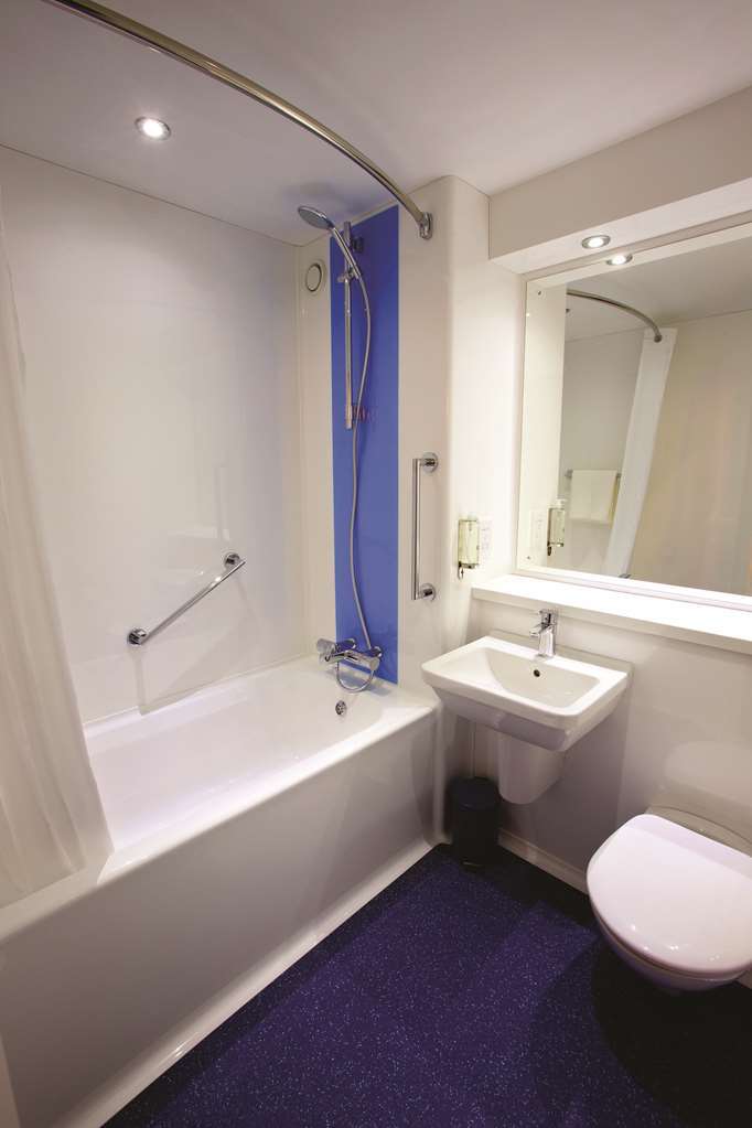 Travelodge Dundee Strathmore Avenue חדר תמונה